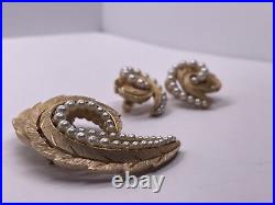 Vintage Crown Trifari Signed Gold Leaves With Pearls Brooch Matching Earrings Set